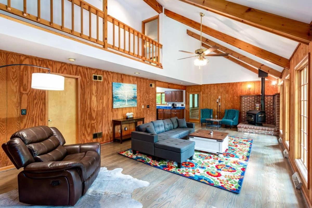 Huge Cabin W Hot Tub, Deck, Grill, Fire Pit, Wifi Berkeley Springs Exterior foto